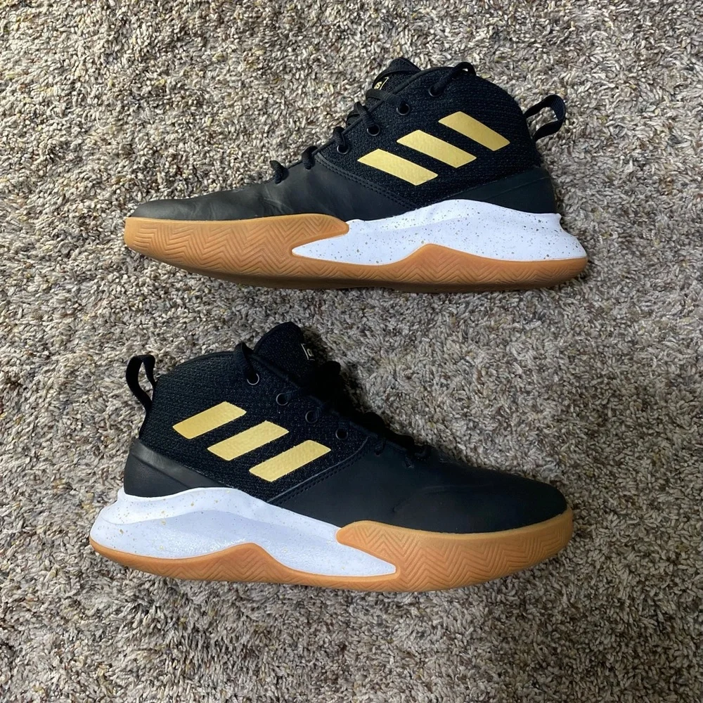 Adidas 🔥 - Picture 2 of 2